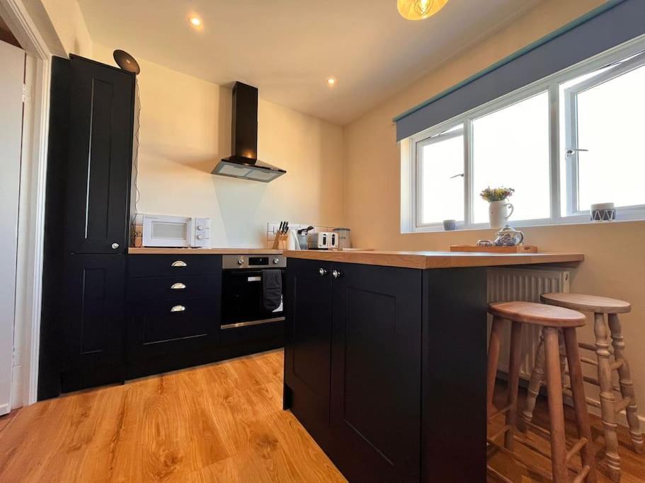 Blue Anchor House - Seaview, Hot Tub Apartments Extérieur photo