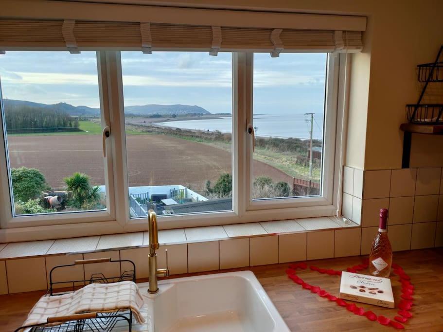 Blue Anchor House - Seaview, Hot Tub Apartments Extérieur photo